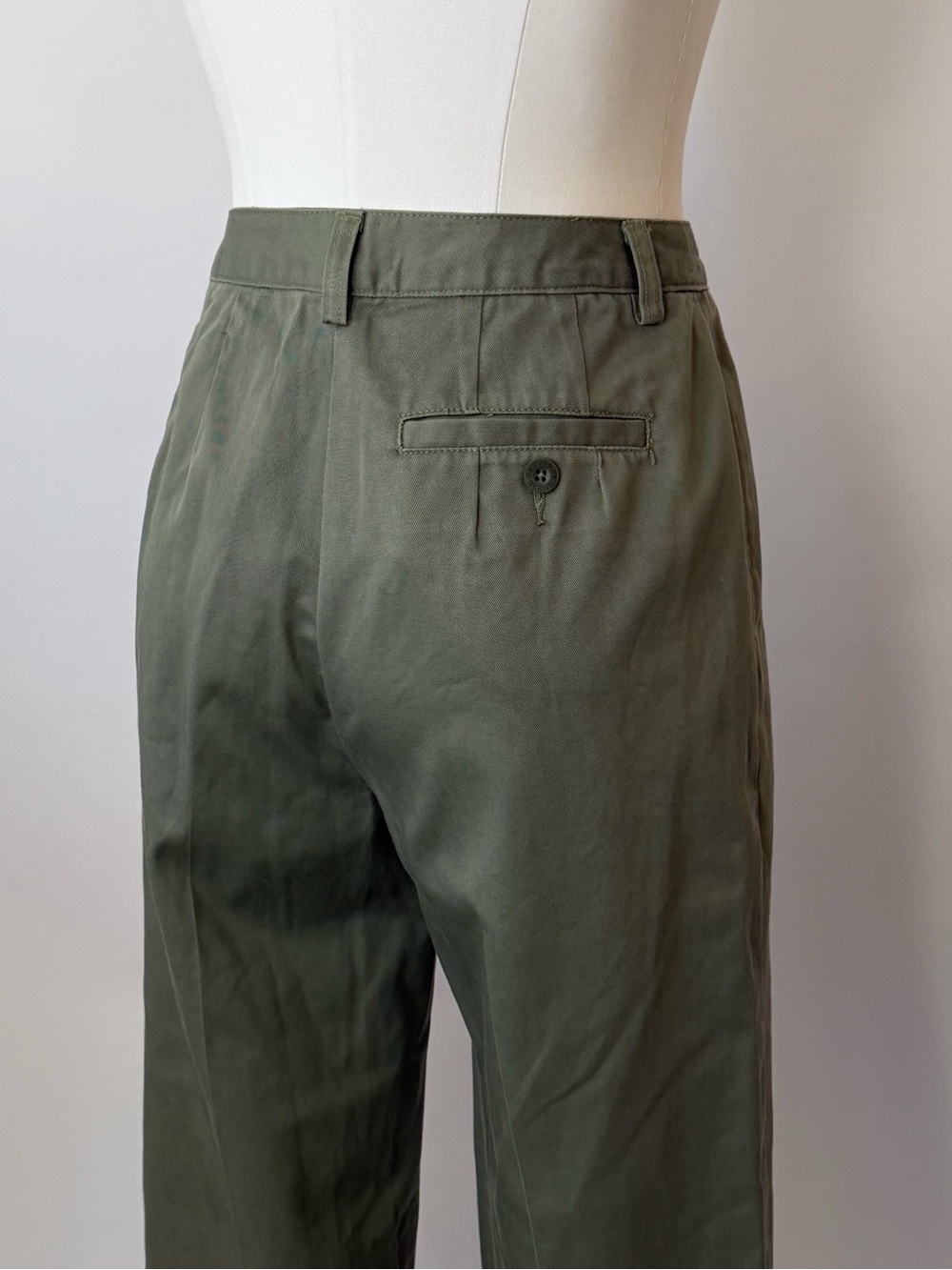 Vintage Geoffrey Beene Sport High-Waisted Pleated Wide Leg Trousers. - Picture 6 of 9